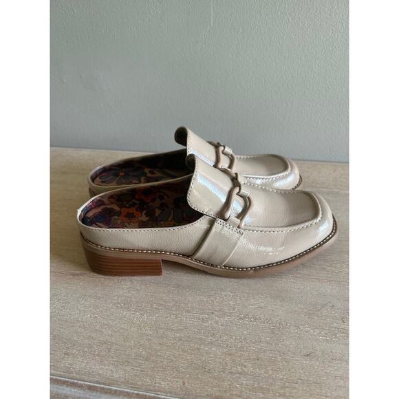 Kork-Ease Shoes - Korks by Kork-Ease Women’s Mule Loafer, Size 6, Nude Beige Leather.